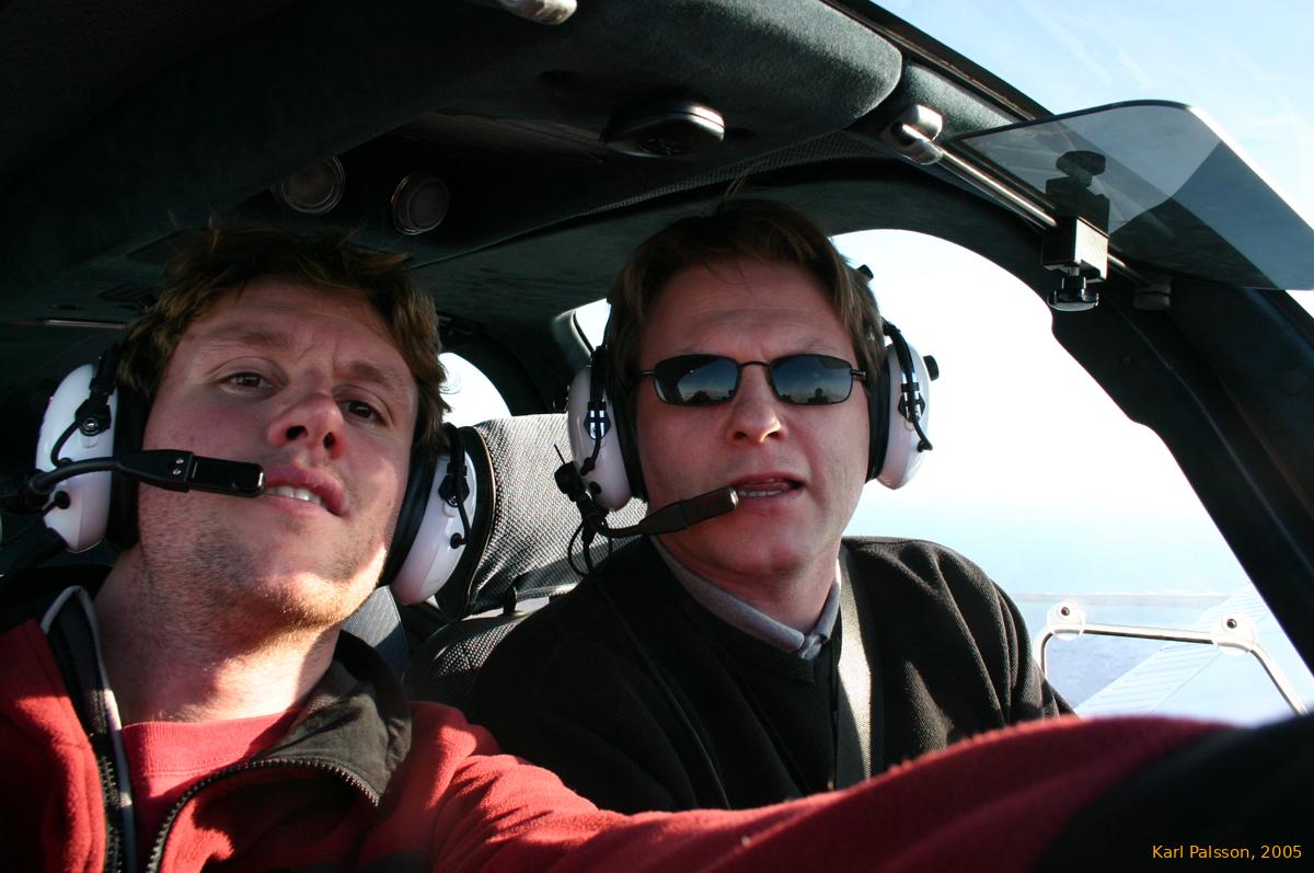 Karl and Tóti in the plane