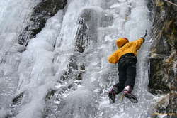 Iceclimbing buttshot of Karl