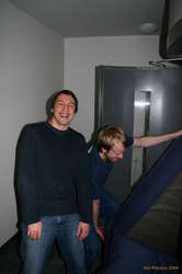 Alex gives up on the couch and leaves it to Steinar