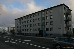 Left hand stairwell, 2nd floor, on the right.  My new temporary house at Fellsmúli 4 