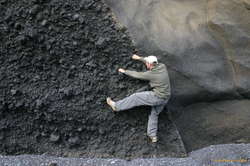 Scott hanging off the discontinuity