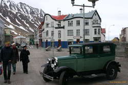 Two old fords, downtown Ísafjörður
