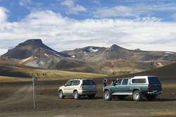 Coffee break at a busy intersection