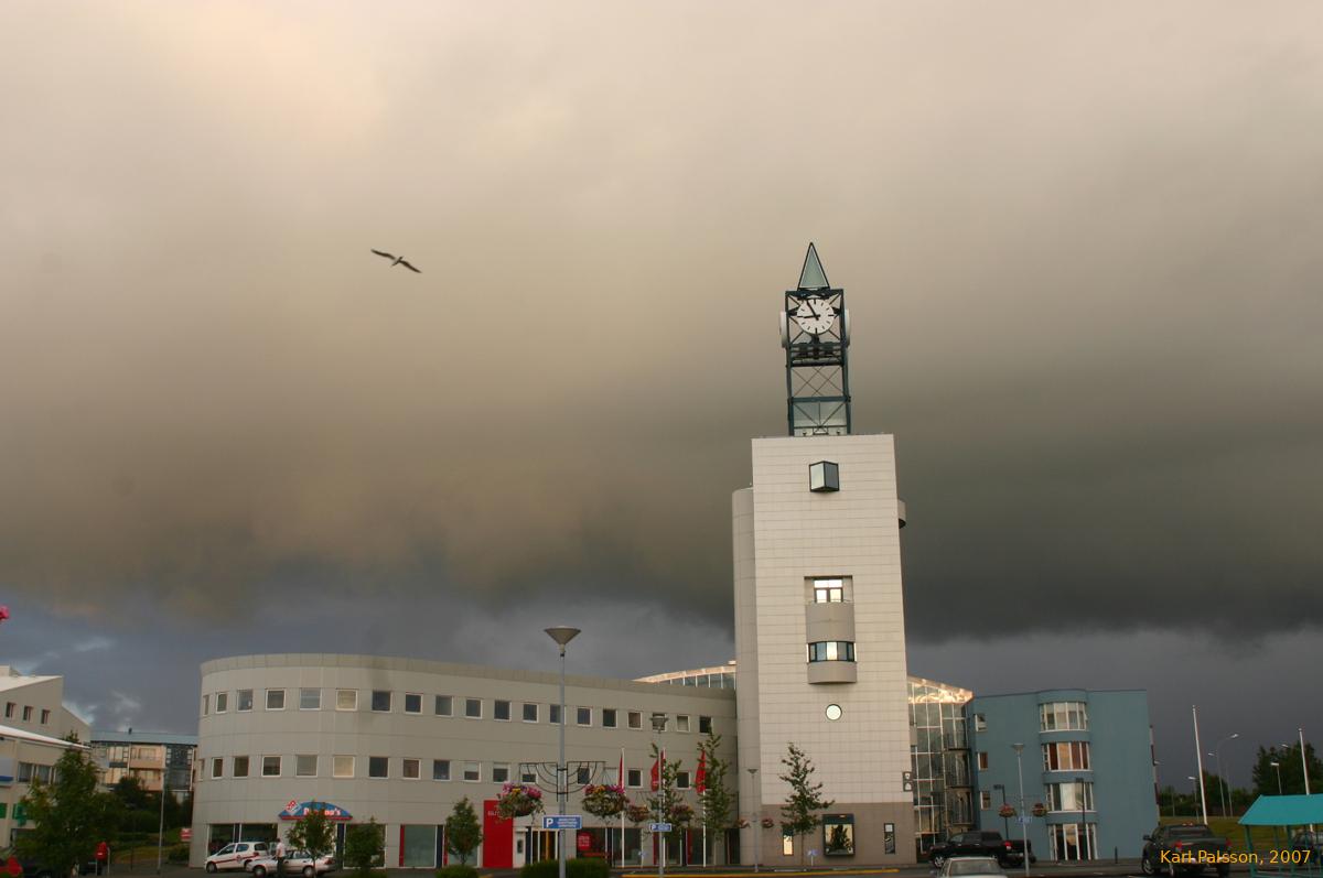 Storm clouds over Garðatorg