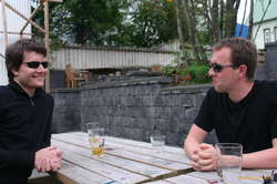 Men in Black, Tom and Logi