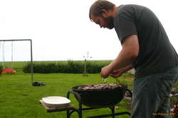 Kópur throws another whale on the barbie