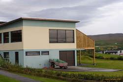 Odd extension and colours