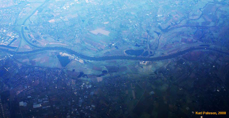 Groynes in the pannerden canal (lower rhine) (looking at 51.934N, 5.961E)