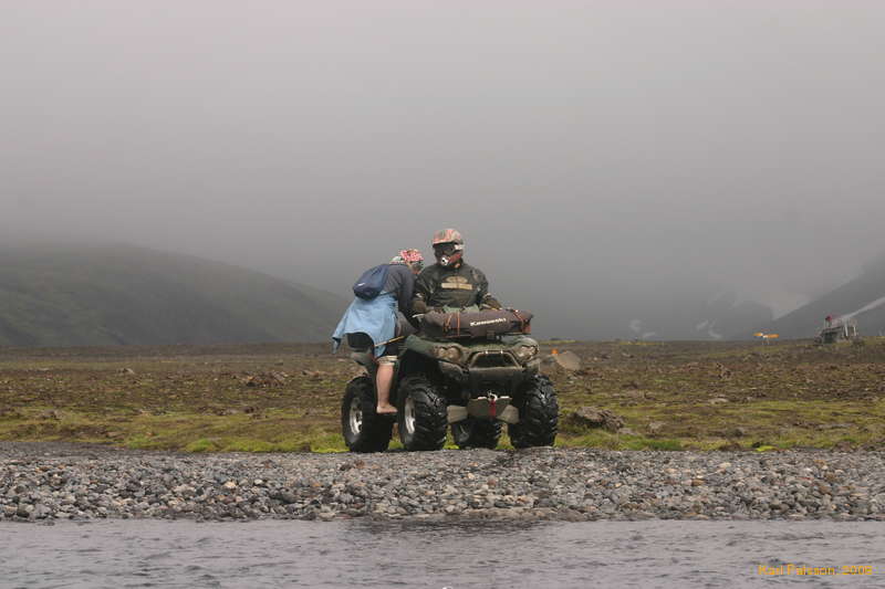 Anna Svava is picked up by a knight in shining armour