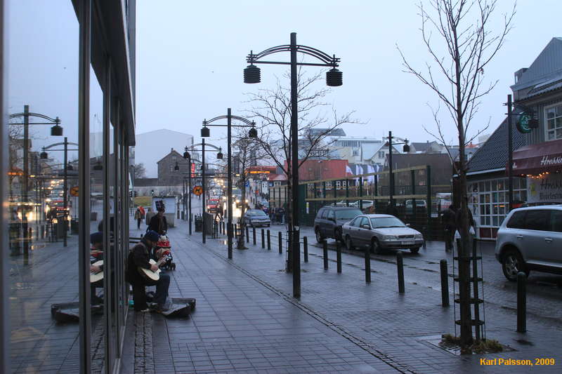 A grey day for busking
