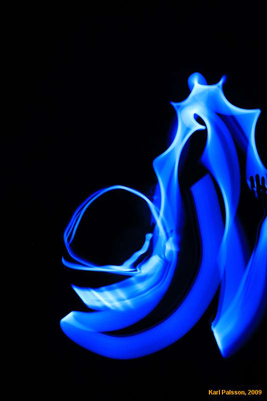 Viðar has a glow stick