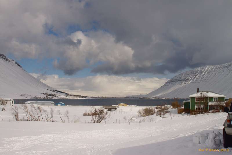 Looking over Skutulsfjörður from Góustaðir