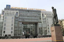 Satue of Dzerzhinsky and architecture west of Restrelli Square