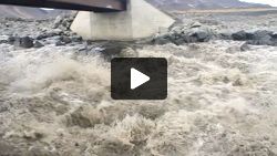 Jökulsár á Fjöllum, thumping under the Krepputunga bridge