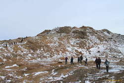 Conga lines along the ridge