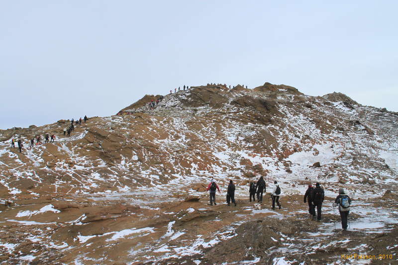 Conga lines along the ridge