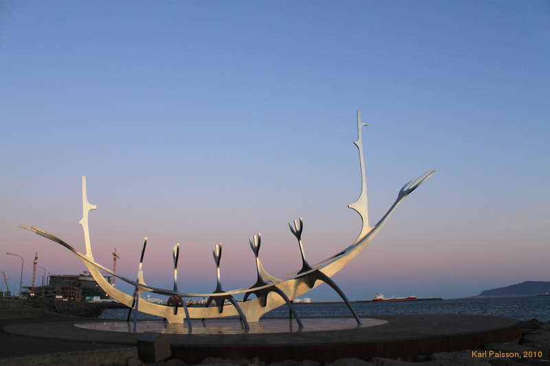 Belt of venus, dawn by the bay