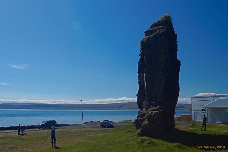 Kerling, looking out to sea