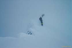 A group coming to the top of Vestursulur