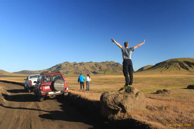 Logi, Laukki, Iveta and the cars, in front of Löðmundur