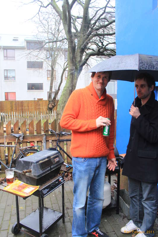 Optimistic summer bbq, Eggert and Liam