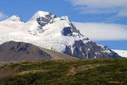 Walkers under Hrútfjallstindur, Skaftafell