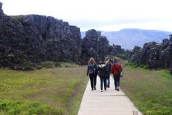 Kata, Ingunn, Kolly and Zach at Þingvellir