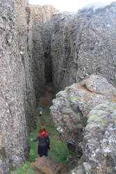 Kata going into Lambafellsgjá