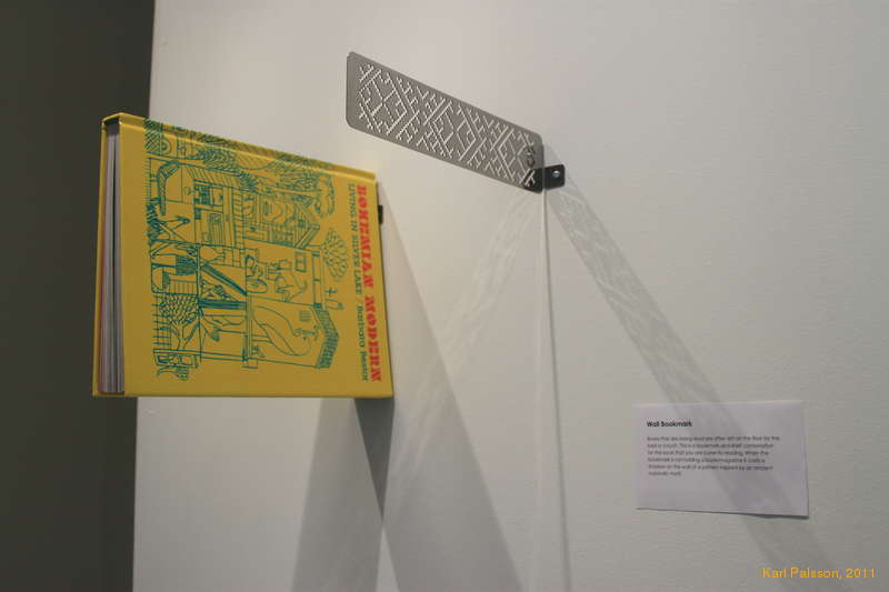 Neat bookmark/bookshelf