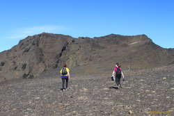 Ruth and Iveta, hiking up Húsfell