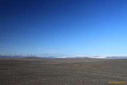 The moon over Sprengisandur, towards Kerlingarfjall and Hofsjökull