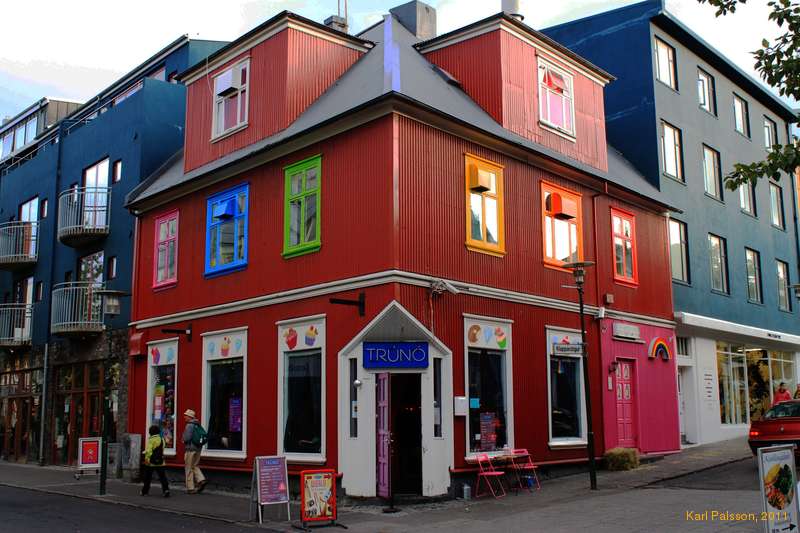 Laugavegur 22 likes colourful things