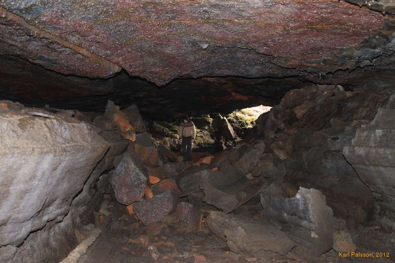 Helgi in the south entrance