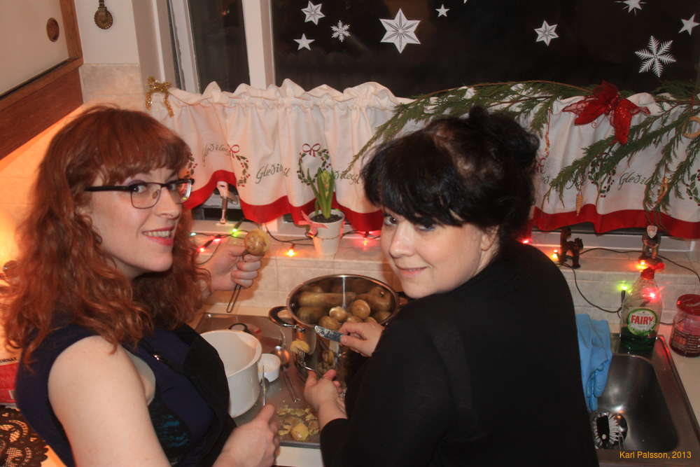 Kata and Begga peeling potatos