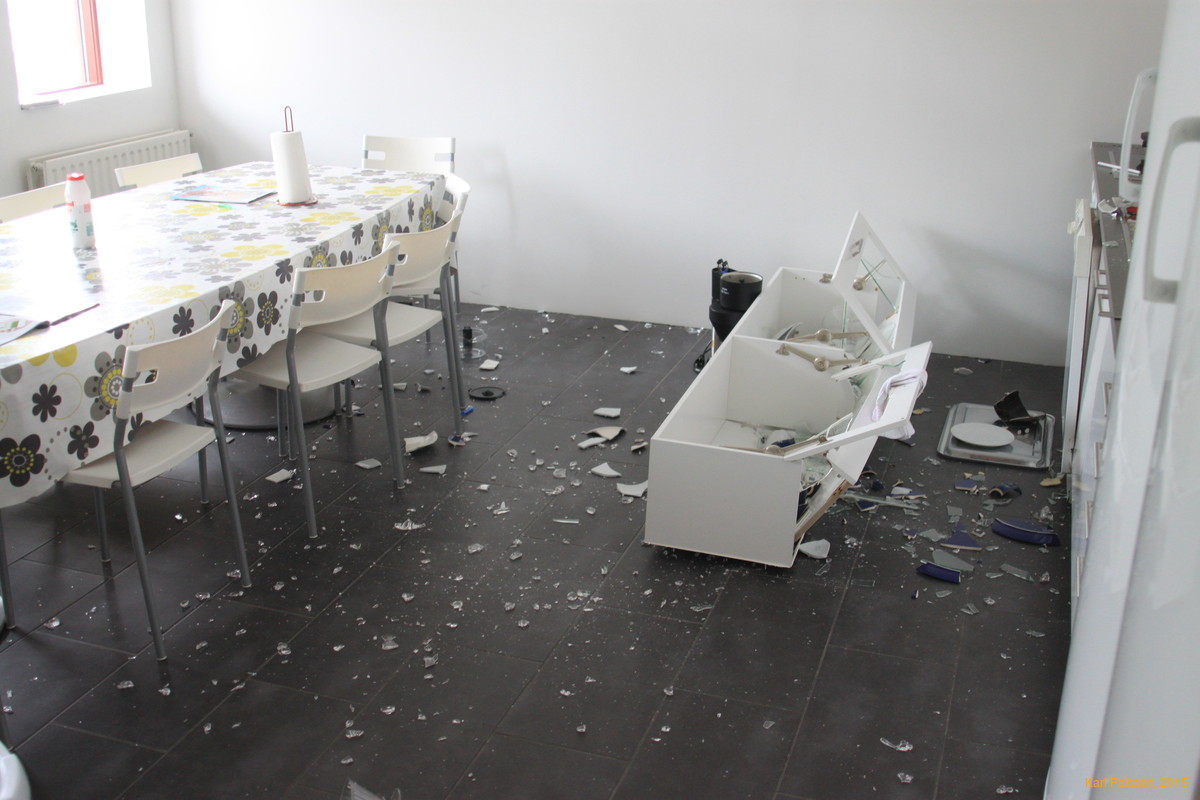 Oops (shoddy mounting at work)