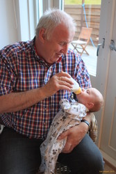 Valdimar feeding Stella