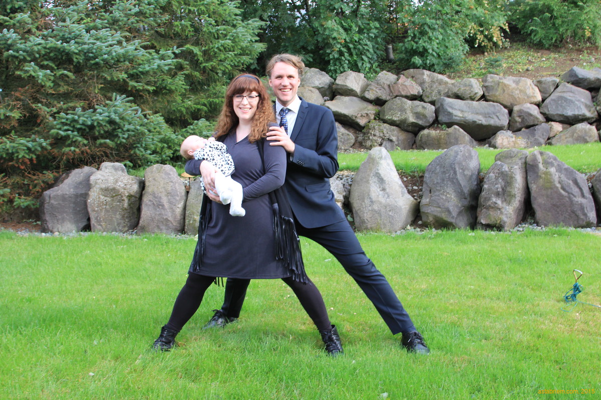 Helping a short photographer