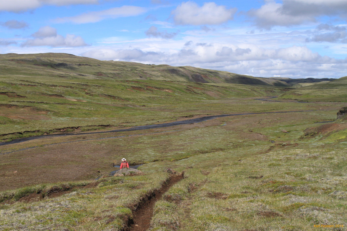 Mum walking up Þverá