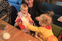 Showing Hekla her birthday card