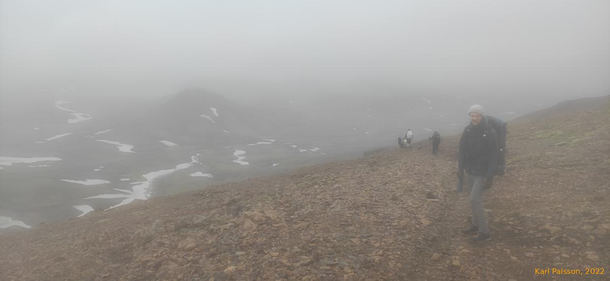 Starting the descent to Álftavatn