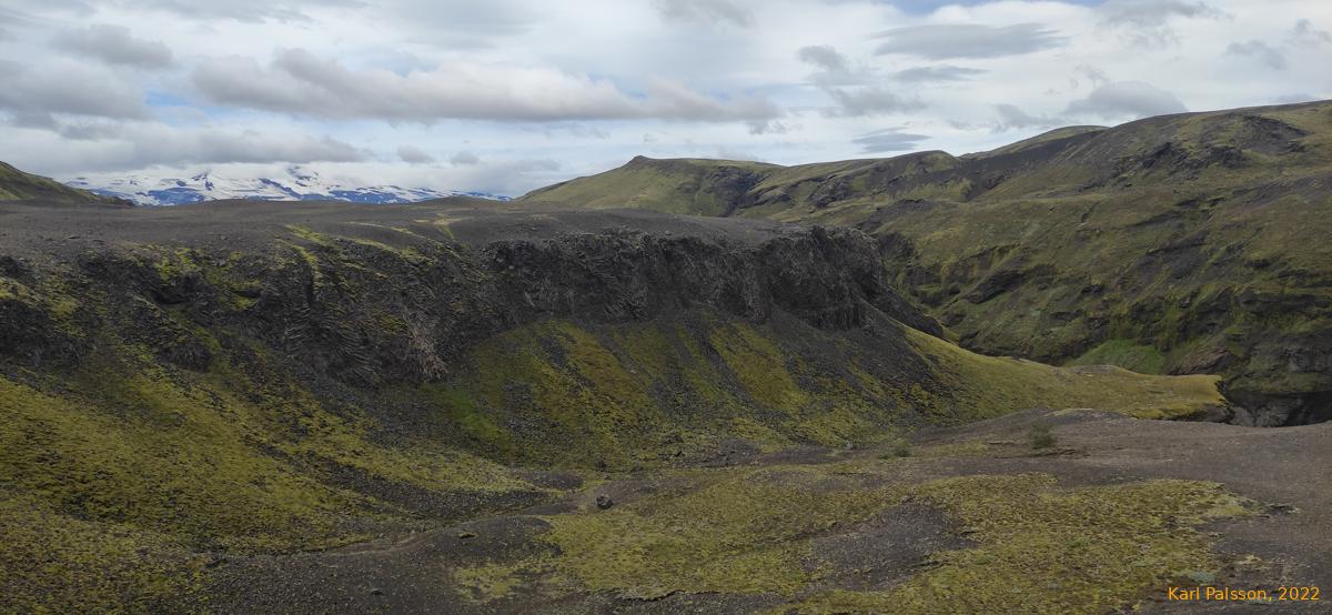 Cool lava past Botnaá